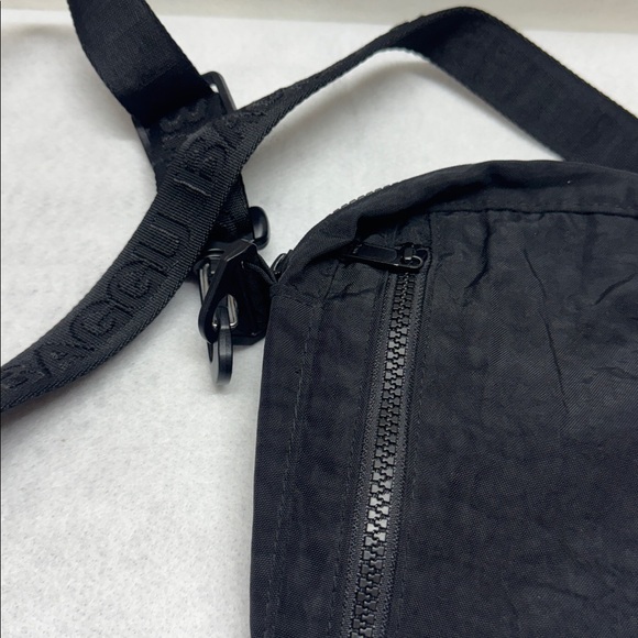 Baggu Sport Crossbody Bag Black - Picture 2 of 7
